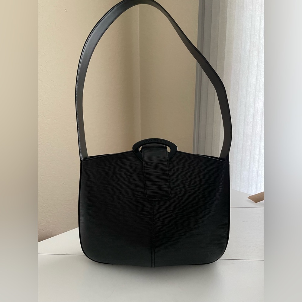 Louis Vuitton purse